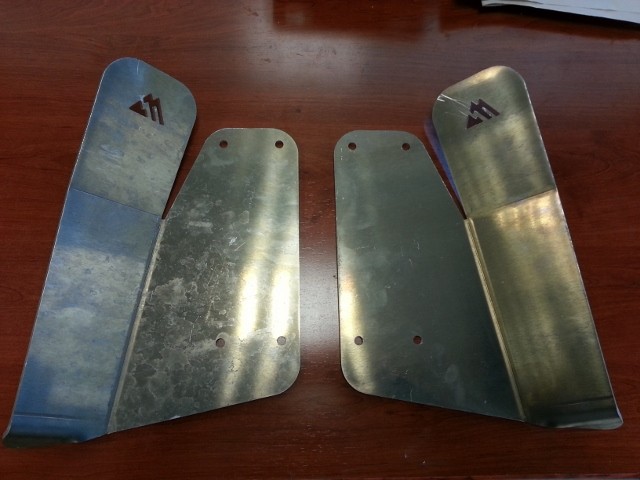 Protectores amortiguadores tras. Toyota HDJ-80/HDJ-100 Protectores amortiguadores tras. Toyota HDJ-80/HDJ-100