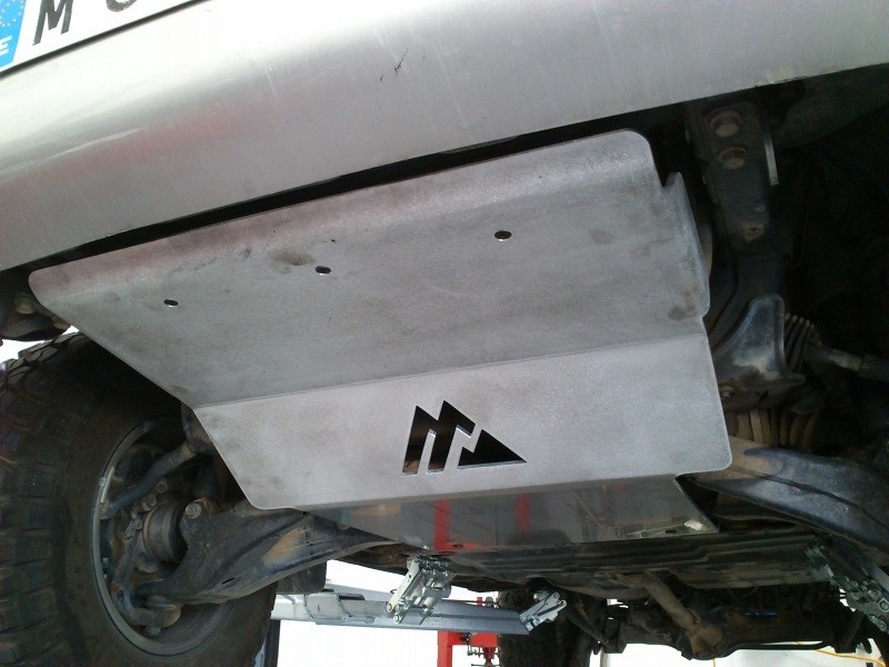 Protector frontal Toyota HDJ-100
