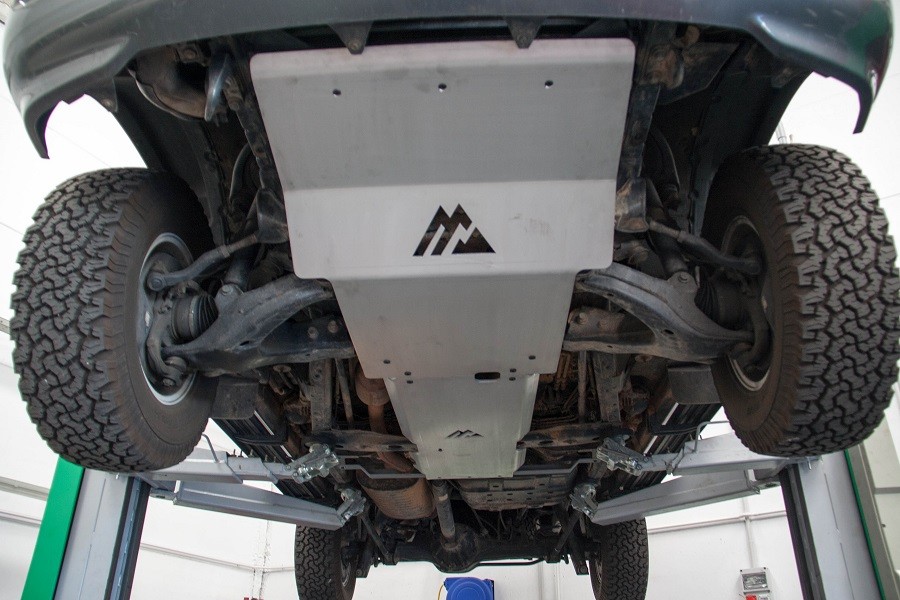 Protector frontal Toyota HDJ-100