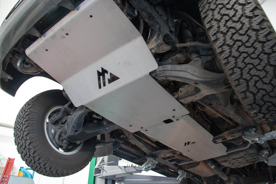 Protector frontal Toyota HDJ-100